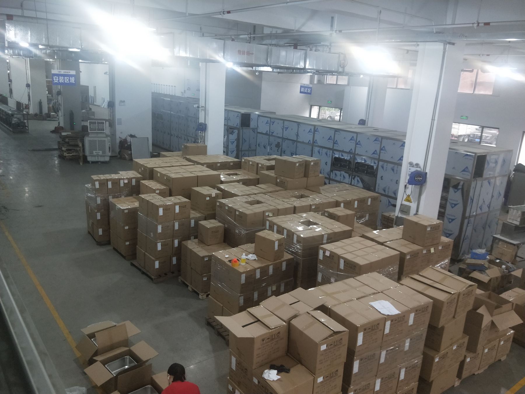 Factory workshop for large cleaning systems